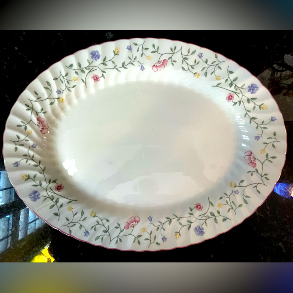 Johnson Brothers Summer Chintz Large Oval Serving Platter-Made in England